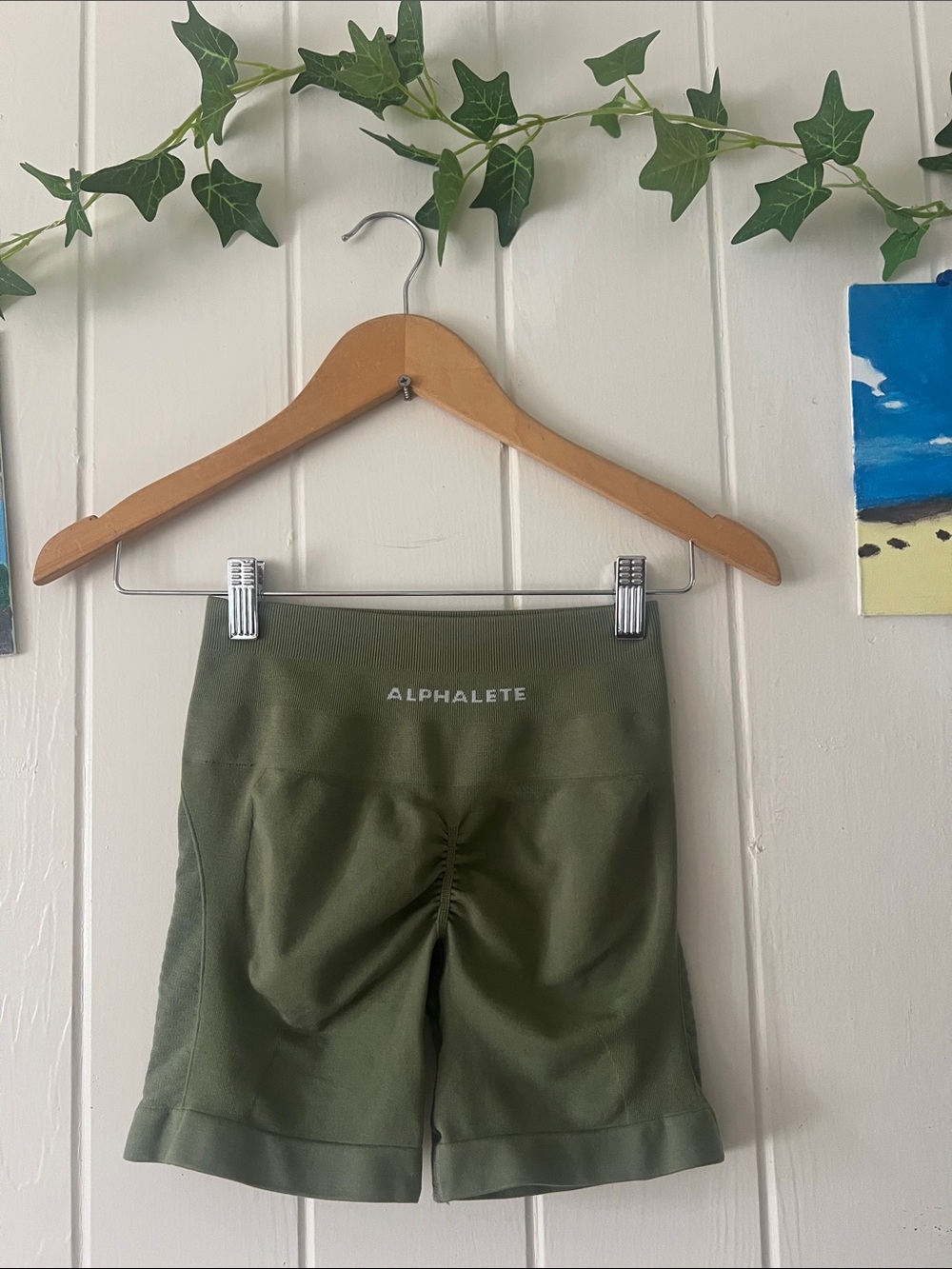 ❤️‍🔥🍎Alphalete Olive Green Athletic Shorts